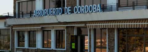 Terminal de l'Aéroport de Cordoue : Un Espace Fonctionnel