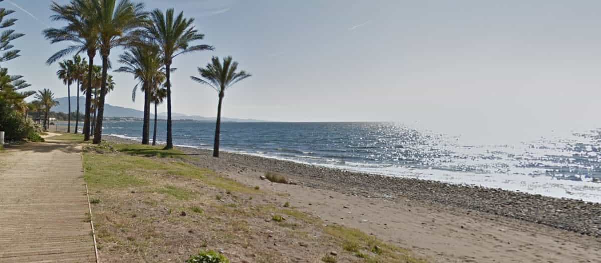 Playa del Padron – levendig en luxueus