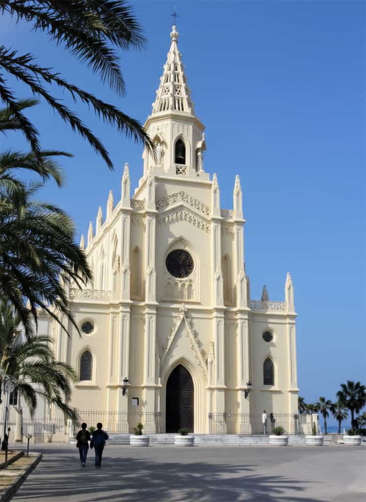 Voorgevel van het Heiligdom van Regla in Chipiona