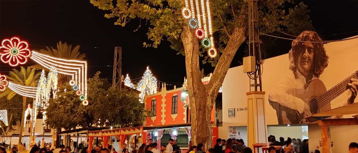 Feesttenten in Parque González Hontoria tijdens de Paardenkermis van Jerez