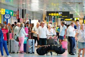 Aankomsten Málaga Luchthaven in Hoogseizoen