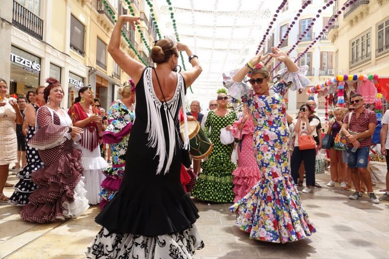 Danses et flamenco pendant la Foire de Malaga