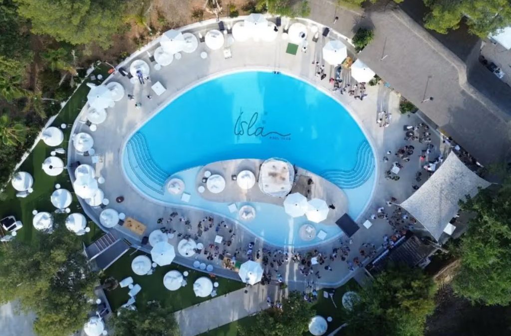 Isla Pool Club
