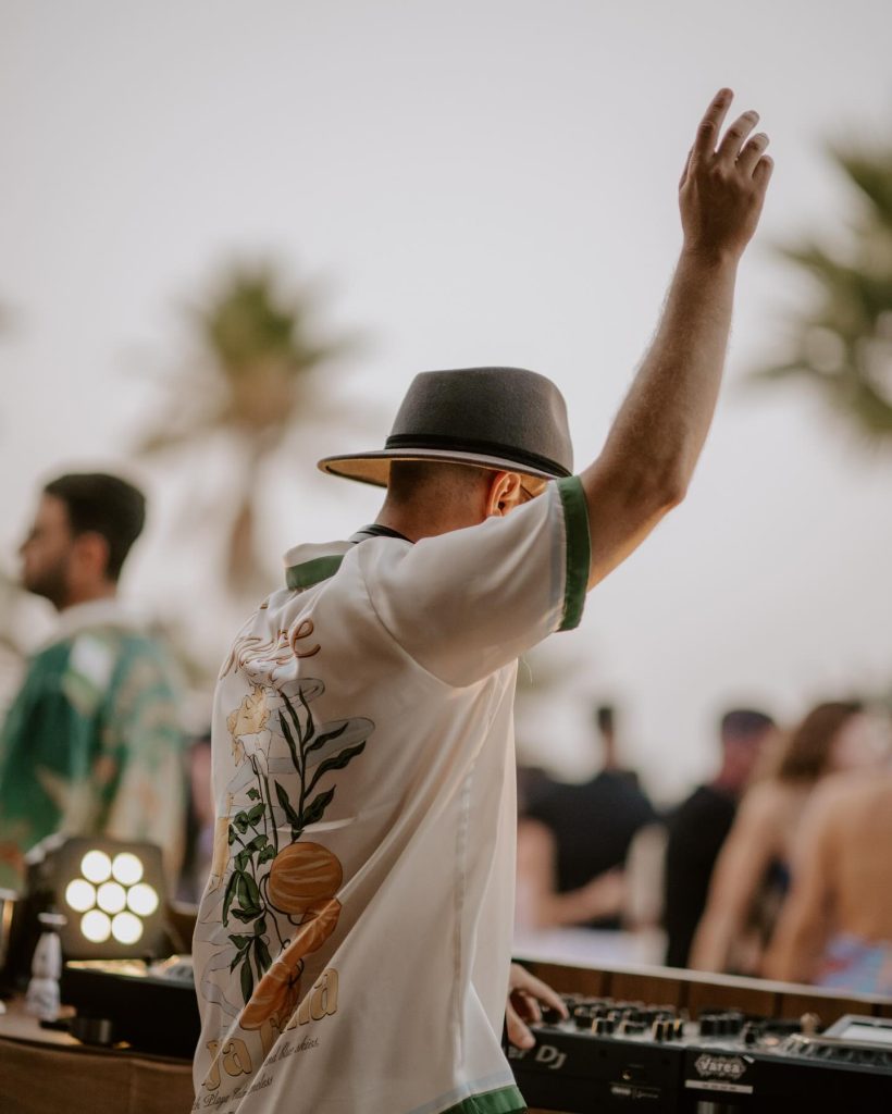 Nido Beach Club
